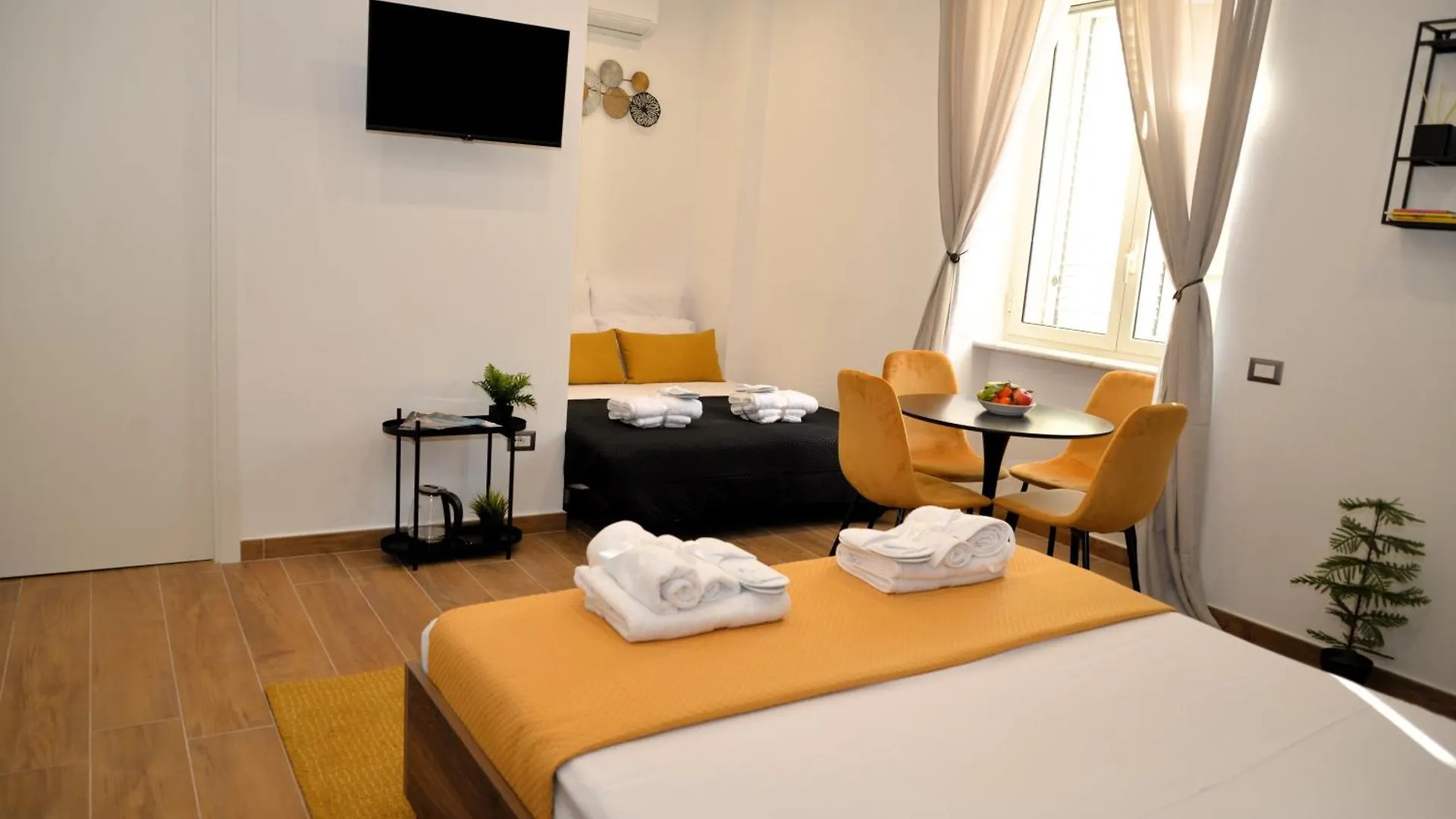 Blackwoody Contemporary Rooms - Napoli Centro Storico