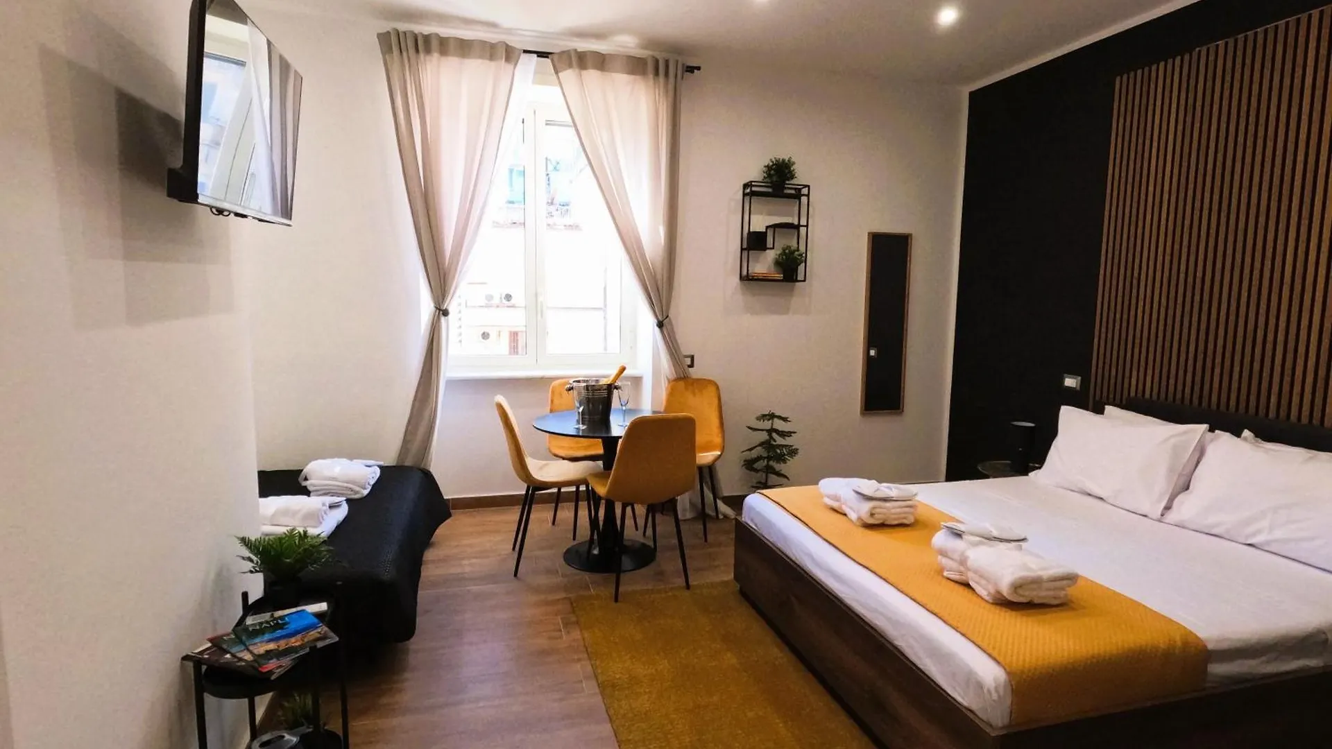 Affittacamere Blackwoody Contemporary Rooms - Napoli Centro Storico