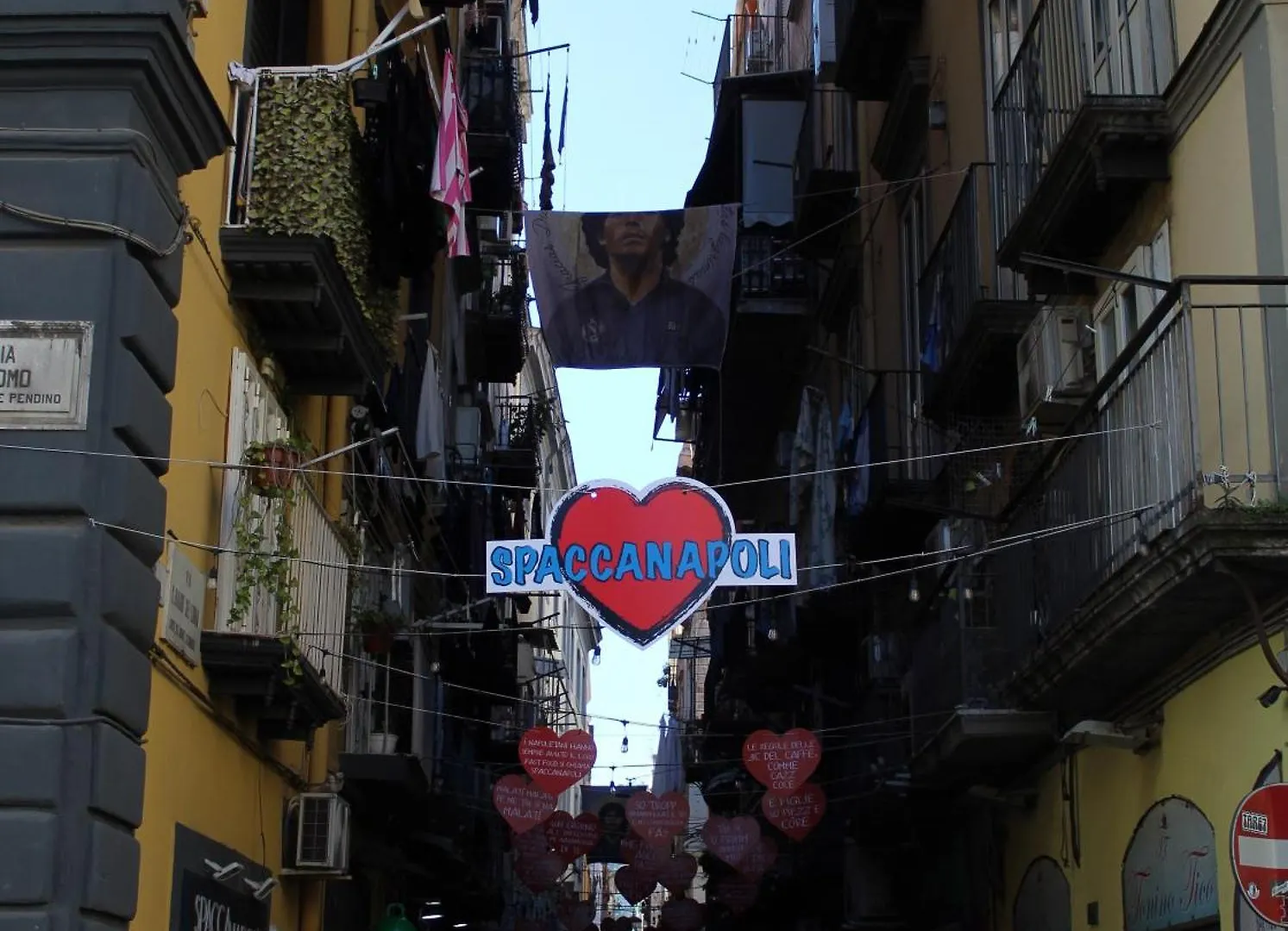 Blackwoody Contemporary Rooms - Napoli Centro Storico 0*,  Italia
